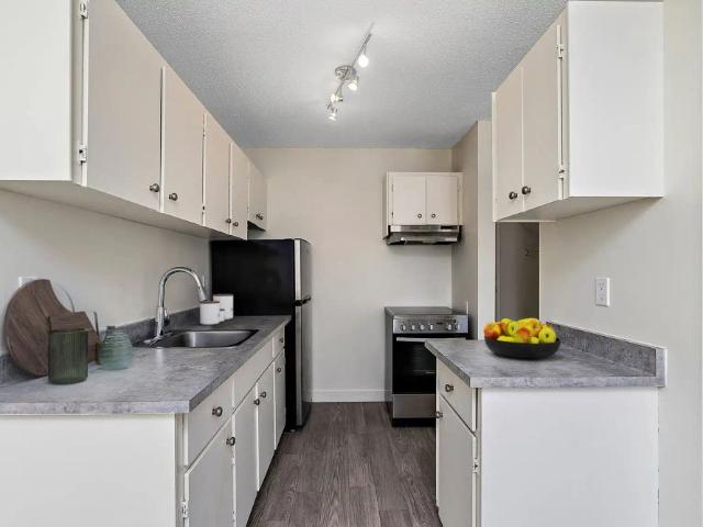 Sir William Place — 2 Bedroom Bi level