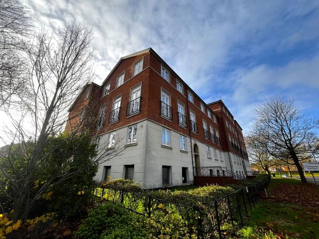 Siric House, Circular Road South, Abbeyfields CO2, 2 bed flat to rent, £1,250 pcm | PrimeLocation