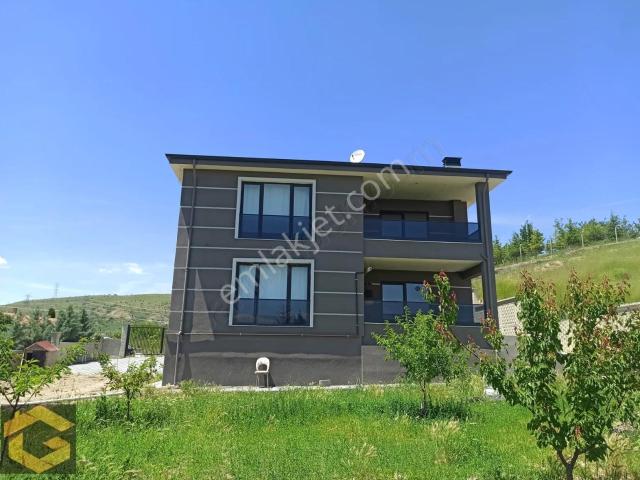 Sirkeli'de Lüks 4+1 Satılık Villa