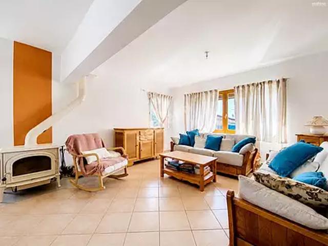 Sisteron 04200 Achat / Vente maison 6 pièces t6 au dernier étage jardin