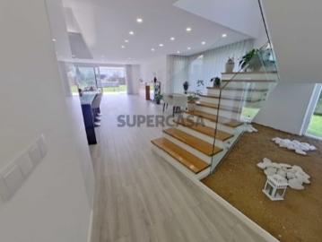 Casa à venda em Ramada e Caneças - Escritório