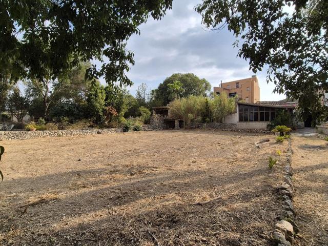 Situada en el borde del encantador pueblo de Costitx, esta e. 361m² Costitx