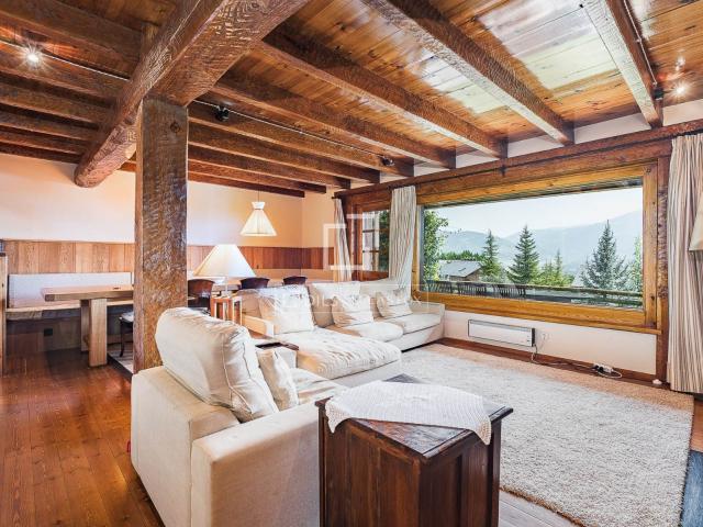 Exclusiva vivienda en venta en la prestigiosa urbanización P. 215m² Pla de Dalt