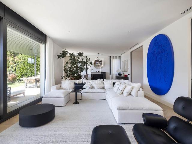 Dils Lucas Fox presenta esta propiedad en excelentes condici. 580m² Barcelona