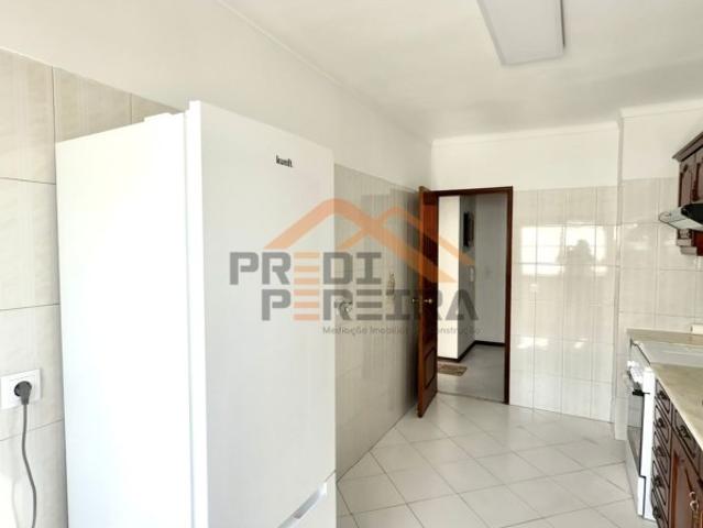 Situado na Arroja, apartamento T1 para arrendamento