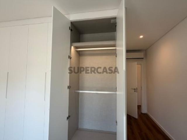 Situado em Caneças, último T3 com box para um carro