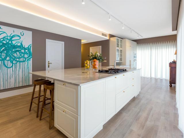 Situado en el corazón de Alicante, esta exclusiva propiedad. 170m² Alicante