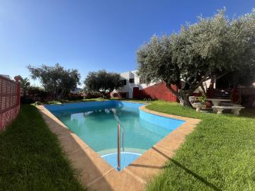 Situado en el exclusivo y encantador pueblo de Enix, Almería. 876m² Enix