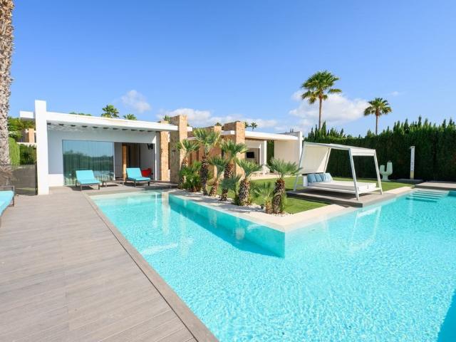 Situado en la zona más codiciada de Cala Comte, esta villa e. 600m² Sant Josep de sa Talaia