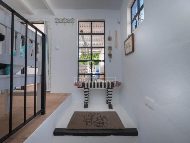 Situado en pleno centro de Ibiza ciudad, este encantador pis. 83m² Eivissa San Juan