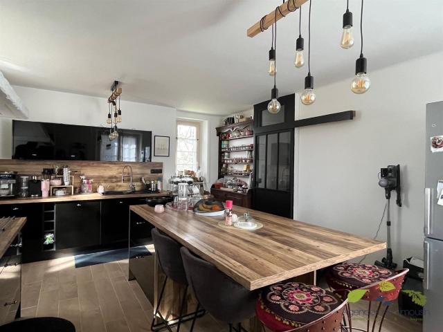 Situated in the charming village of Saint Augustin, at the f. 166m² Saint Augustin
