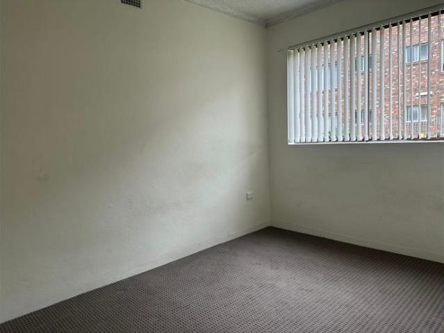 Situated in the heart of Penrith this perfect sized 2 bedroom unit is located only minutes away from Nepean Centro