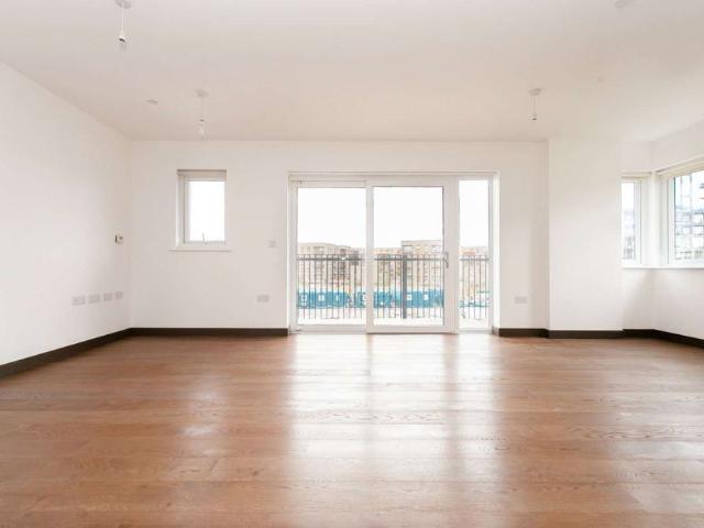 Situated on the waterfront of the River Roding in Barking, East London, Rivermill Lofts is an exciting modern development