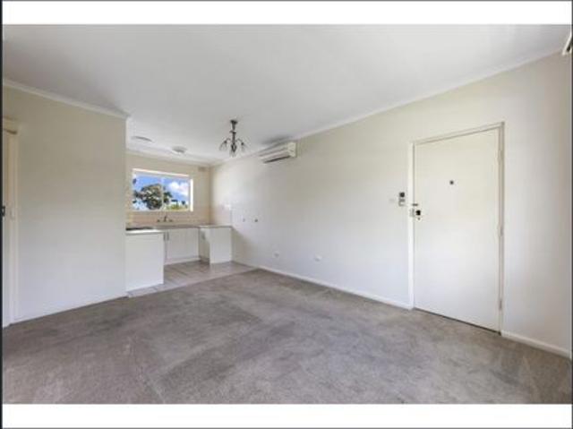 Situated opposite majestic Hazelwood Park, this updated upstairs unit offers easy living in a prime eastern suburbs location