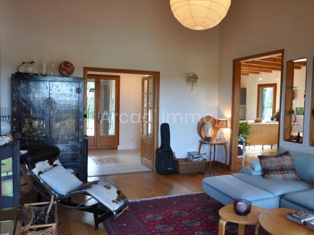 Situation exceptionnelle pour cette maison d’architecte, à 6. 160m² Eymet