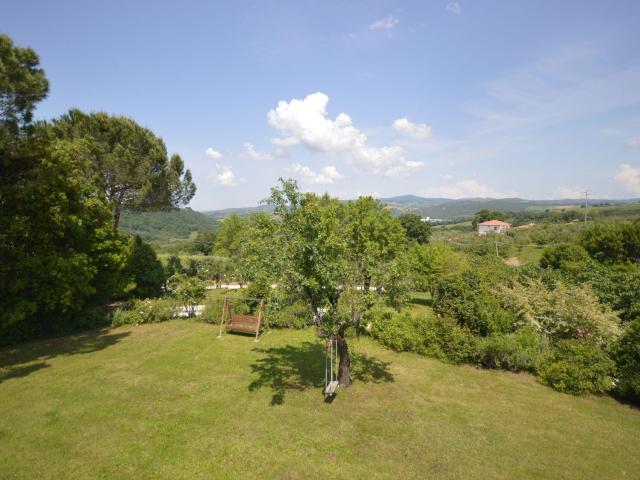 Situato a circa 15 km 580m² Baschi