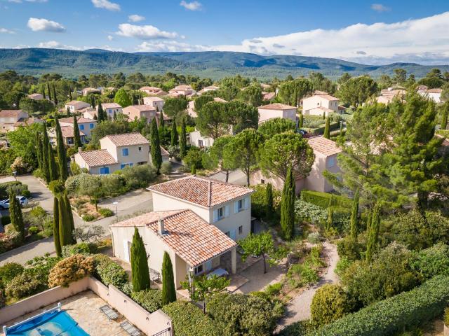 Situé à Nans les Pins dans le sud de la Provence, dans le dé. 117m² Nans les Pins