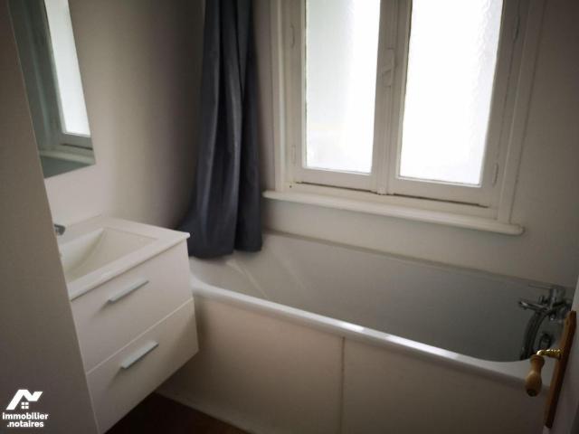 Situé au coeur de Rosendael, nous vous proposons cet appartement de 71,15m² à la location. Cel.