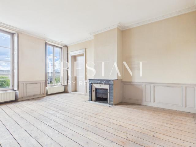 Situé sur les quais des Chartrons, au coeur de l'un des quar. 117m² Bordeaux