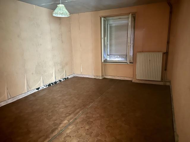 Située à proximité du centre ville, cette maison d
