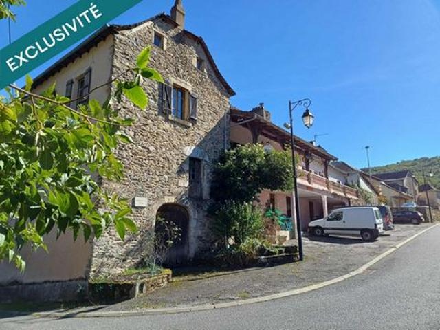 Située à Prévinquières, petit village touristique de l'Aveyron, au centre d'un triangle formé par les villes de Toulouse, Clermont Ferrand et Montpellier à 35mn de Rodez