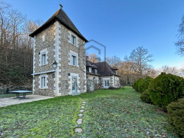 Située à seulement 1h30 Paris, 1h15 de Deauville et à moins. 225m² Conches en Ouche
