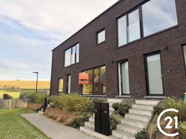 Située au coeur du village d'Hamois: Nouvelle villa meublée
