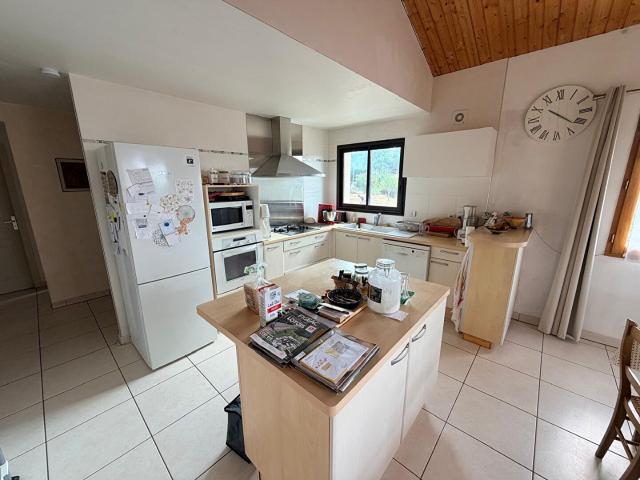 Située dans un village de caractère 150m² Figeac