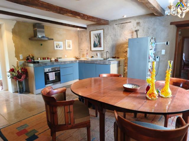 Située dans un village paisible à seulement cinq minutes de. 174m² Gensac de Boulogne
