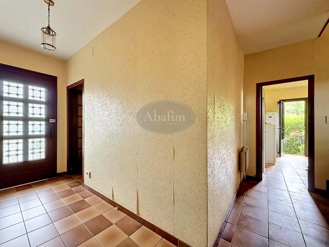 Située dans un charmant village, cette maison des années 70. 110m² Bagnères De Bigorre