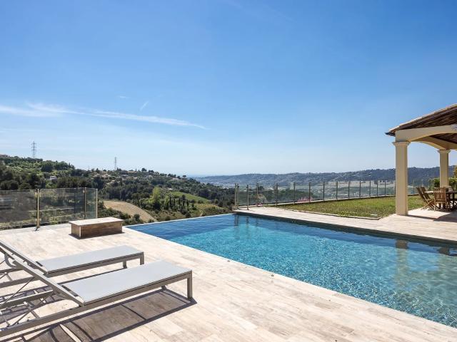 Située dans un environnement naturel préservé et offrant un. 137m² Nice