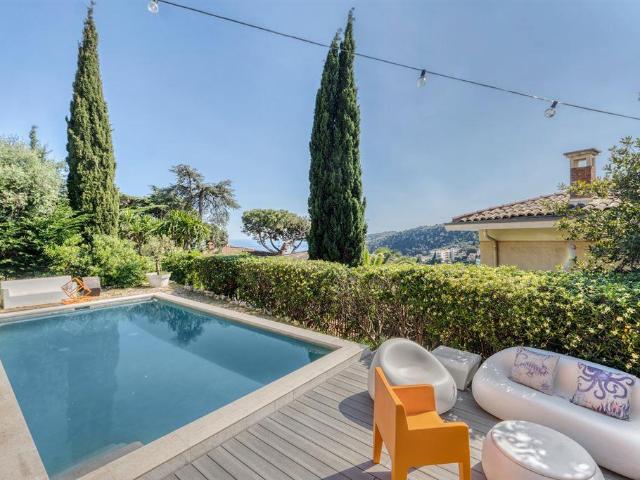 Située dans l?un des quartiers résidentiels les plus recherc. 190m² Villefranche sur Mer