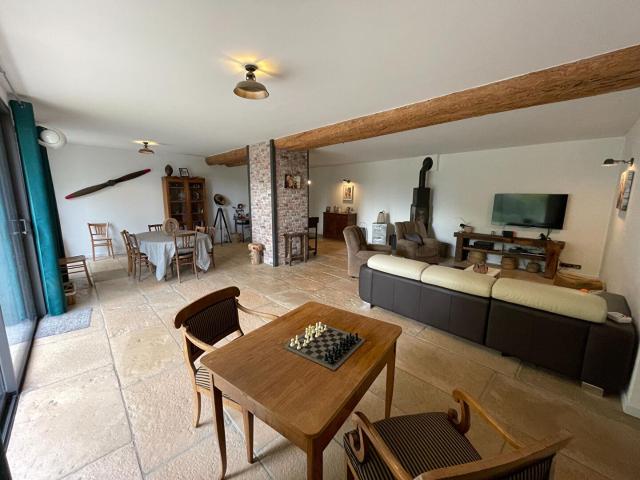 Située dans l'arrière pays varois, bastide 24 pièces de 792. 790m² Villecroze