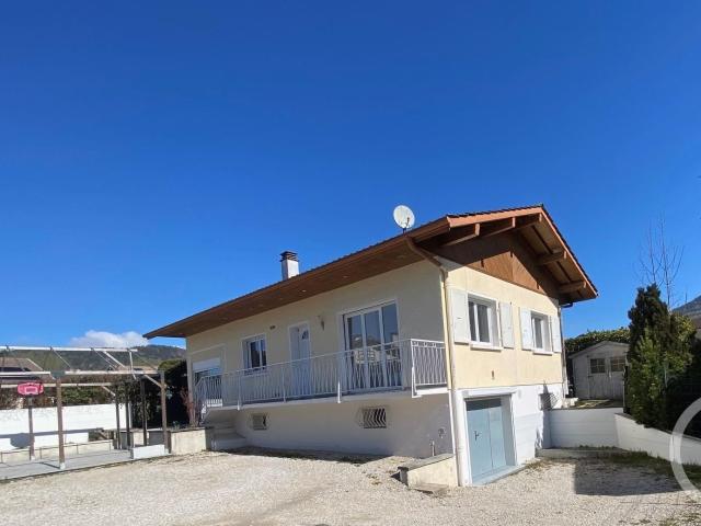 Située dans le cadre paisible et verdoyant de Viuz en Sallaz. 94m² Viuz en Sallaz