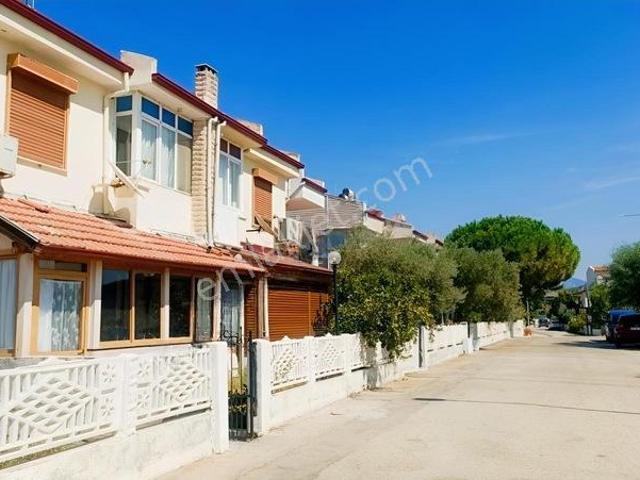 Site İçerisinde 3+1 Doğalgazlı Kiralık Villa