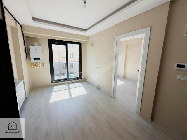 Site İçerisinde Arakat Doğalgazlı Eşyasız 1+1 Kiralık Daire