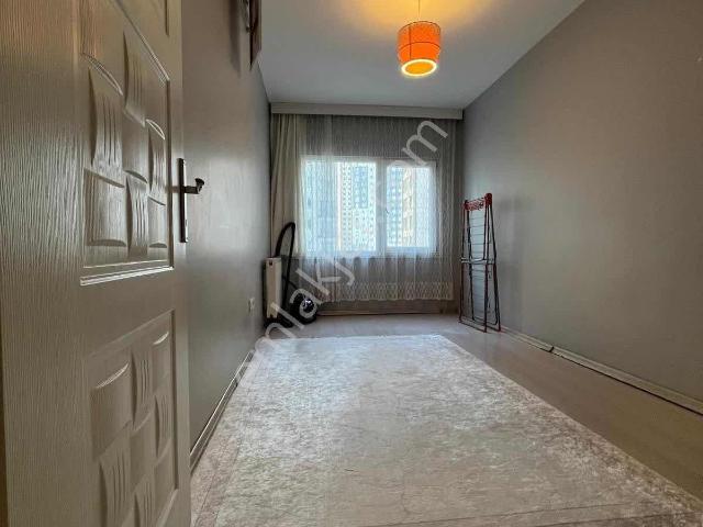 Site İçerisinde Geniş Daire 2+1