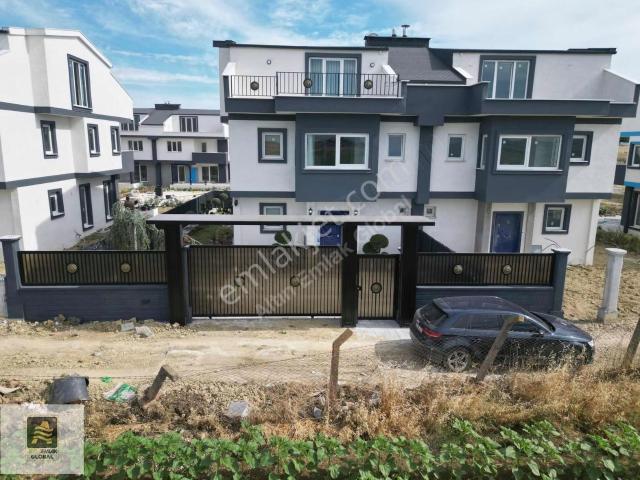 Site İçerisinde Full Eşyalı Satılık Lüks Villa | Çanta Silivri