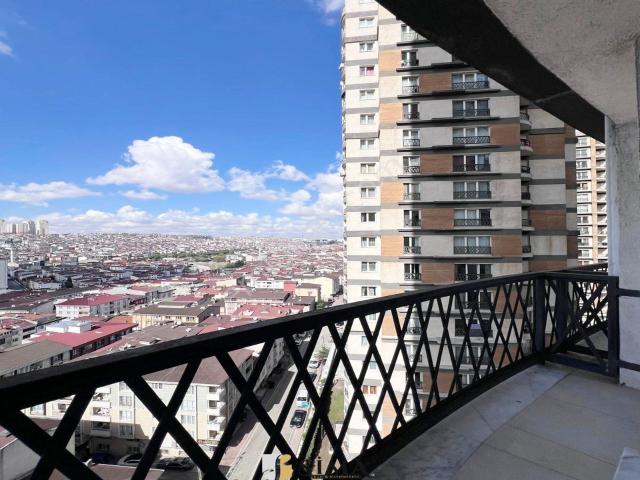 Site İçerisinde Kiralık 1+1 Boş Daire Balkonlu Şehir Cephe