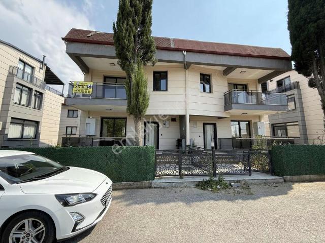 Site İçerisinde Kiralık Tripleks 5+1 Villa