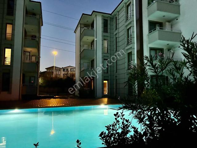 Site İçerisinde, Havuzlu, Manzaralı, Eşyasız,2+1 Daire