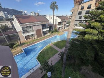Site İçerisinde Havuzlu Satılık 5+1 Villa