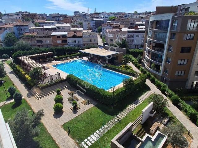 Site İçerisinde Satılık 2+1 Ara Kat Daire