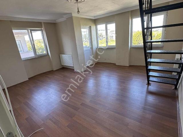 Site İçerisinde Satılık Geniş Dublex Daire