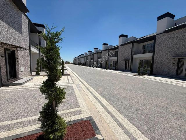 Site İçerisinde Satılık Sıfır Villa
