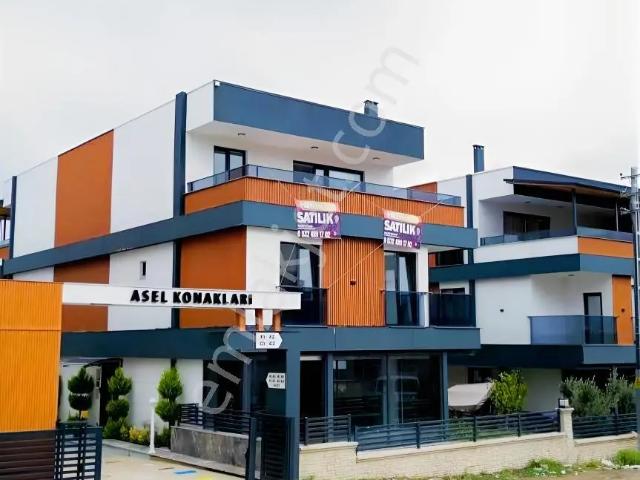 Site İçerisin'de Yer Alan Muhteşem Tripleks Satılık Villa