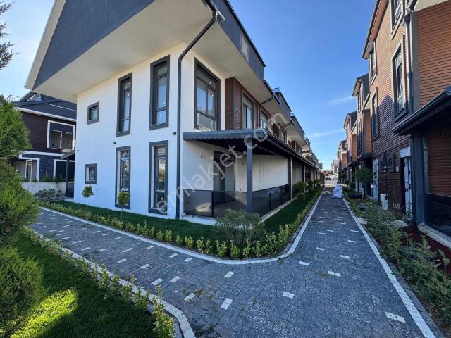 Site İçi 4+1 Satılık Villa Mutfak Ayrı Lüks Yaşam Fırsatı