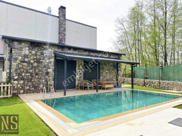 Site İçi Müstakil Havuzlu Eşyalı Kiralık Villa