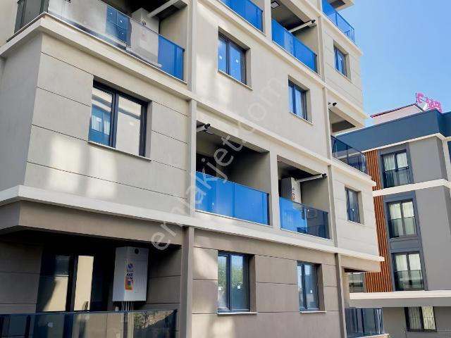 Site İçi Sıfır Oturuma Hazır 1+1 Kiralık Daire