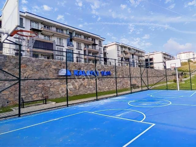 Site İçinde Geniş 3+1 Arakat
